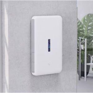 UBIQUITI UDW All in one gateway access point POE, WI-FI6,