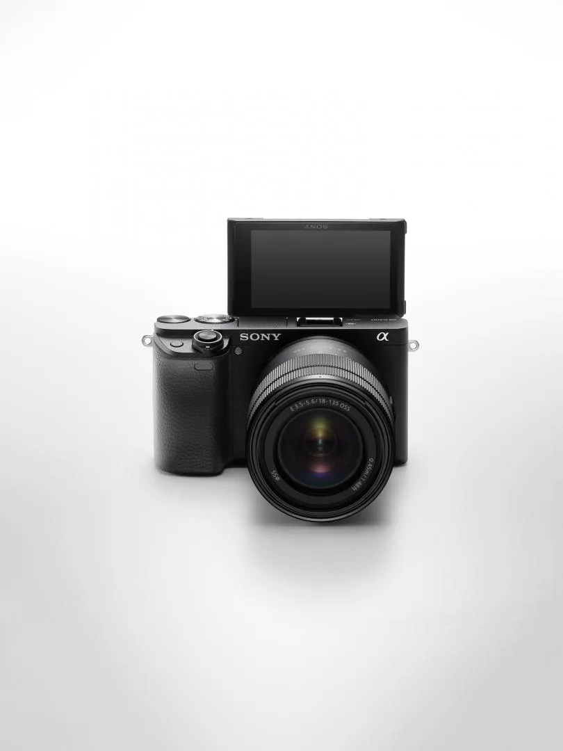 Kit Sony Alpha A6400 Mirrorless 24.2MP, Iso 32000 (Extins: 102400)