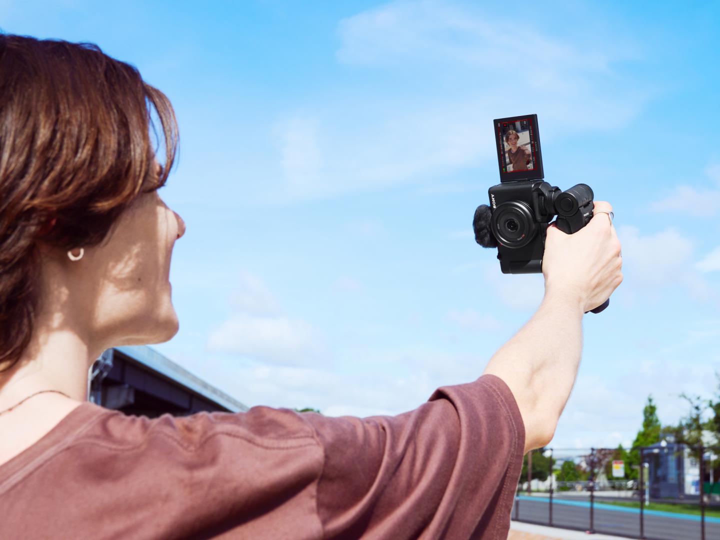 SONY Compact dedicata pentru vlogging ZV-1F 20.1MP, 7.6mm, F2 ISO - imagine 4