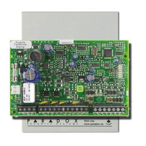 Modul de control acces: 4 fire conexiuni pentru 1 uşă: